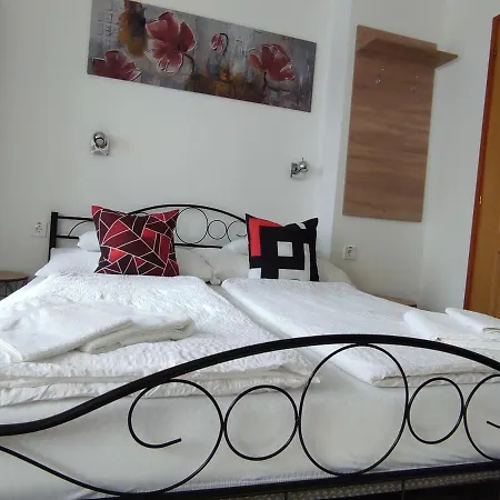 Balogh Vendeghaz Apartment *